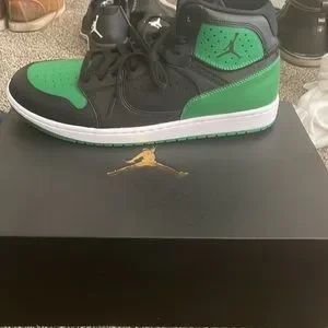 Jordan Access, green and black.  AR3762 013. Size 11 or 11.5. New Nike Air Jordan Access Black/Aloe Verde Green AR3762 013  main image 2